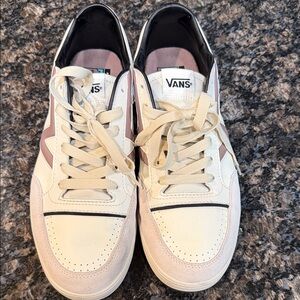 Vans Men's Cream and Black Casual Sneakers